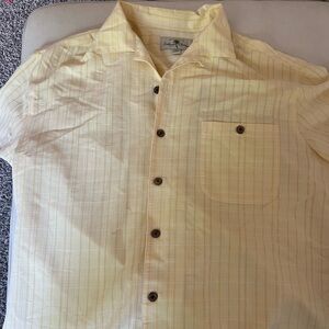 Island Shores short sleeve button down shirt.
Used but like new. 
Size XL